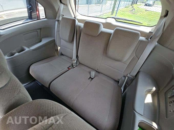 2016 Honda Odyssey SE 118.1" WB - miniatura 14