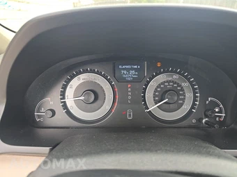 2016 Honda Odyssey Touring 118.1" WB - miniatura 12