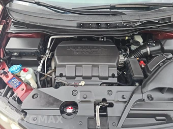 2016 Honda Odyssey Touring 118.1" WB - miniatura 17