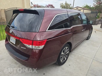 2016 Honda Odyssey Touring 118.1" WB - miniatura 4