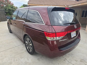 2016 Honda Odyssey Touring 118.1" WB - miniatura 6