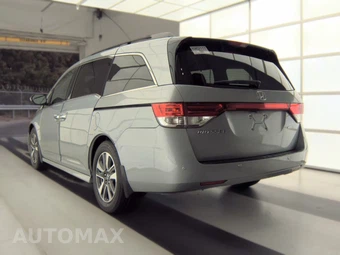 2016 Honda Odyssey Touring 118.1" WB - miniatura 6