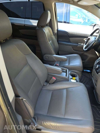 2016 Honda Odyssey Touring 118.1" WB - miniatura 19