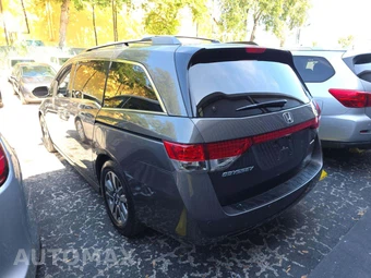2016 Honda Odyssey Touring 118.1" WB - miniatura 2