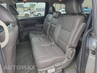 2016 Honda Odyssey Touring 118.1" WB - miniatura 16