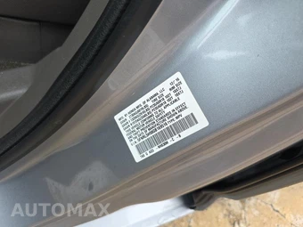 2016 Honda Odyssey Touring 118.1" WB - miniatura 19