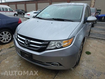 2016 Honda Odyssey Touring 118.1" WB - miniatura 2