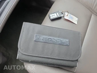 2016 Honda Odyssey Touring 118.1" WB - miniatura 26