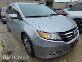 2016 Honda Odyssey Touring 118.1" WB - miniatura 3