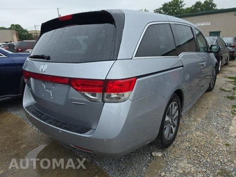 2016 Honda Odyssey Touring 118.1" WB - miniatura 4