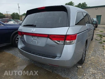 2016 Honda Odyssey Touring 118.1" WB - miniatura 5