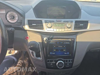 2016 Honda Odyssey Touring Elite 118.1" WB - miniatura 10