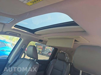 2016 Honda Odyssey Touring Elite 118.1" WB - miniatura 11
