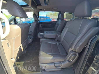 2016 Honda Odyssey Touring Elite 118.1" WB - miniatura 13