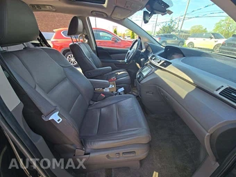 2016 Honda Odyssey Touring Elite 118.1" WB - miniatura 19