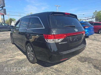 2016 Honda Odyssey Touring Elite 118.1" WB - miniatura 2