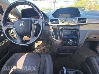 2016 Honda Odyssey Touring Elite 118.1" WB - miniatura 20