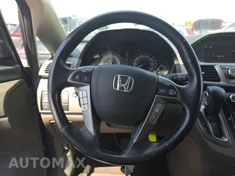 2016 Honda Odyssey Touring Elite 118.1" WB - miniatura 12