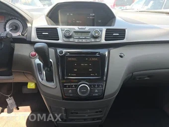 2016 Honda Odyssey Touring Elite 118.1" WB - miniatura 13