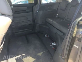 2016 Honda Odyssey Touring Elite 118.1" WB - miniatura 14