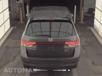 2016 Honda Odyssey Touring Elite 118.1" WB - miniatura 2