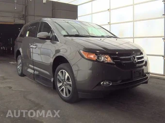 2016 Honda Odyssey Touring Elite 118.1" WB - miniatura 5