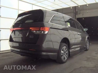 2016 Honda Odyssey Touring Elite 118.1" WB - miniatura 6