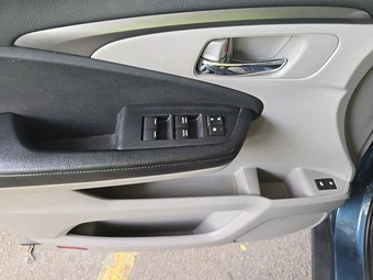 2016 Honda Pilot EX-L - miniatura 9