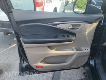 2016 Honda Pilot LX – miniatura 9