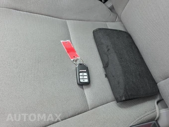 2016 Honda Pilot LX - miniatura 21