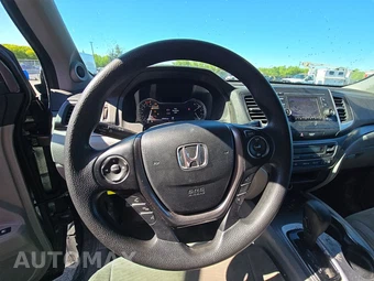 2016 Honda Pilot LX – miniatura 10