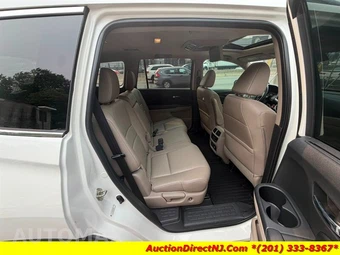 2016 Honda Pilot Touring w/Navigation & RES - miniatura 17