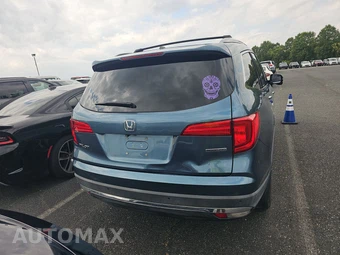 2016 Honda Pilot Touring w/Navigation & RES - miniatura 5