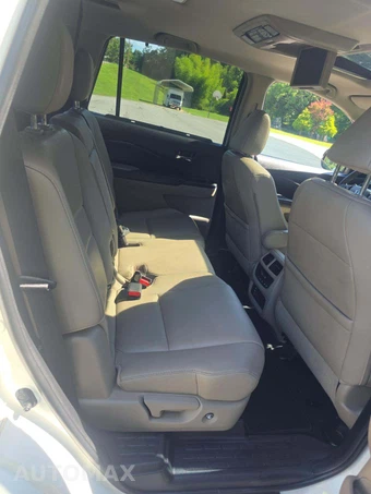 2016 Honda Pilot Touring w/Navigation & RES - miniatura 17