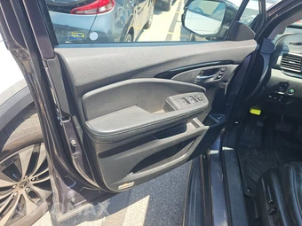 2016 Honda Pilot Touring w/Navigation & RES - miniatura 9