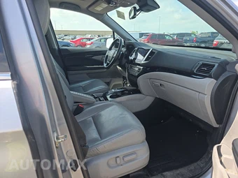 2016 Honda Pilot Touring w/Navigation & RES – miniatura 8