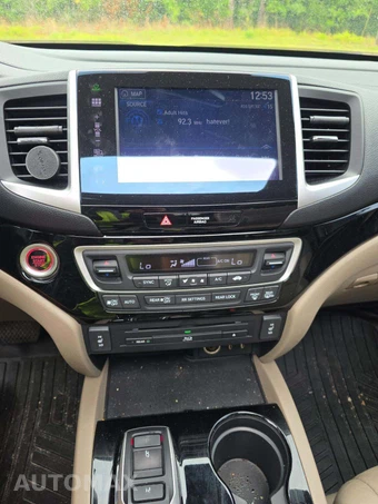 2016 Honda Pilot Touring w/Navigation & RES - miniatura 10