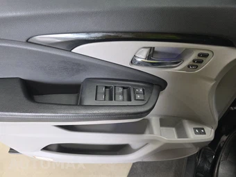 2016 Honda Pilot Touring w/Navigation & RES - miniatura 9