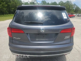 2016 Honda Pilot Touring w/Navigation & RES – miniatura 5