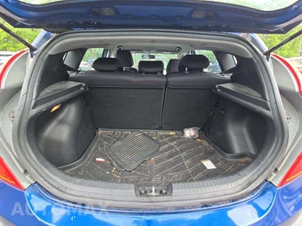 2016 Hyundai Accent SE Hatchback – miniatura 11