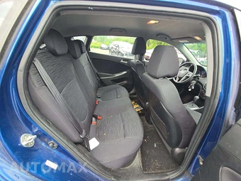 2016 Hyundai Accent SE Hatchback – miniatura 13