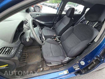 2016 Hyundai Accent SE Hatchback – miniatura 3