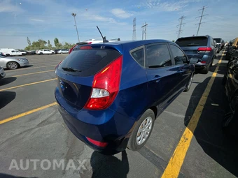 2016 Hyundai Accent SE Hatchback - miniatura 4
