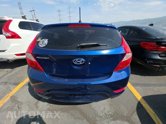 2016 Hyundai Accent SE Hatchback - miniatura 5