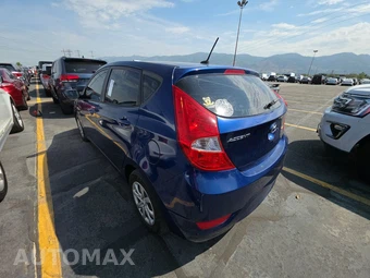 2016 Hyundai Accent SE Hatchback - miniatura 6