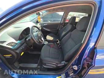 2016 Hyundai Accent SE Hatchback - miniatura 7