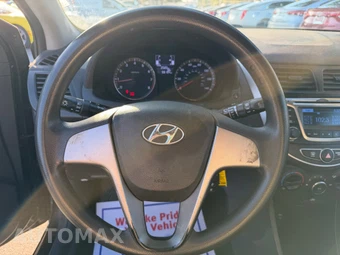 2016 Hyundai Accent SE Hatchback – miniatura 20