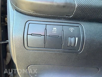 2016 Hyundai Accent SE Hatchback – miniatura 25