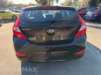 2016 Hyundai Accent SE Hatchback – miniatura 6