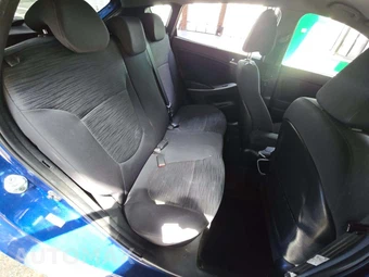 2016 Hyundai Accent SE Hatchback – miniatura 13